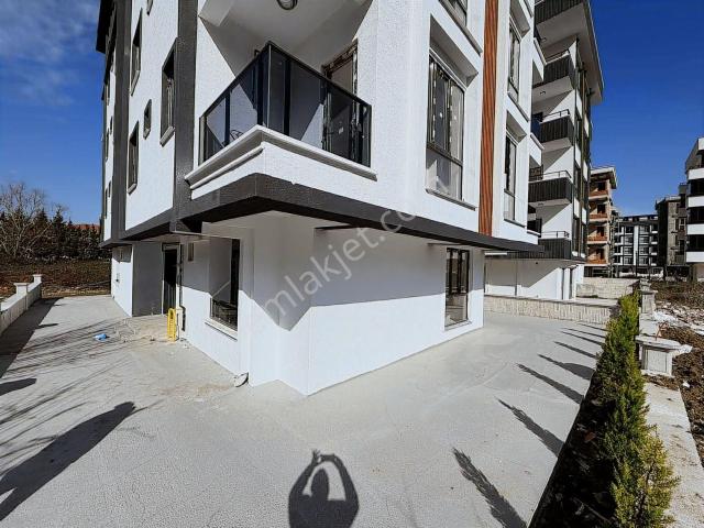 İncesu Turizm Okulu Karşısı İskanlı Yüksek Giriş Geniş 1+1 Daire