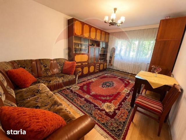 Închiriez apartament 3 camere decomandat – spațios