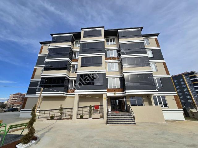 İncilife 4 Sitesi Satılık 2+1