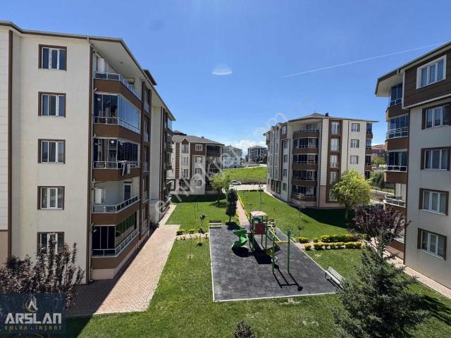 İnegöl Alanyurt Yeni Mah'de, Site İçi, 140m2, 3+1, Satılık Daire