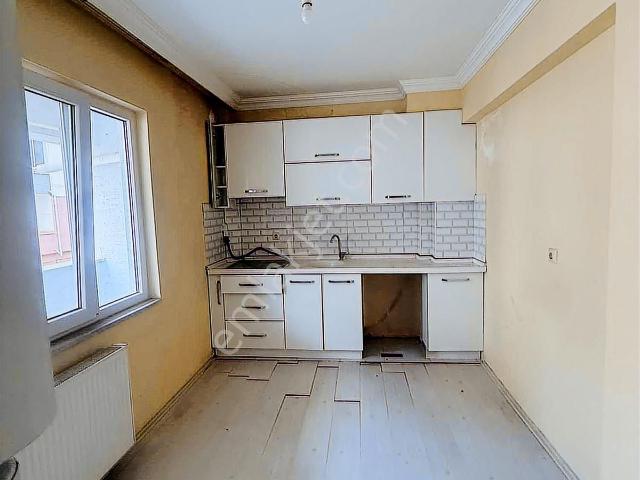 İnegöl Fatih Mah.de Kiralık Eşyasız 3+1 Daire