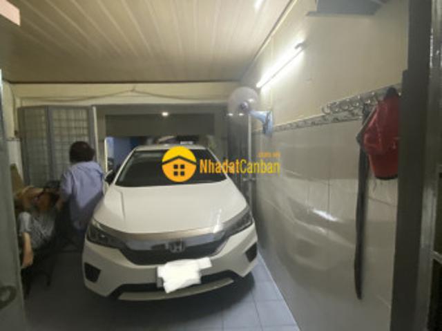 Đi định cư cần bán nhà đường bà hom, 64m2, chỉ 6.3 tỷ. Lh 0945563