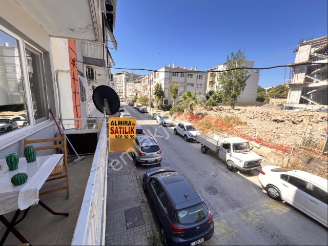 İnönü Cadde Paralelinde 2+1 Temiz Bakımlı Arakat Çift Cepheli Ferah Daire