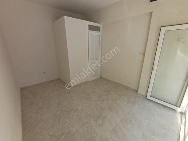 İnönü Caddesi Hatay Metro Yakını Kiralık Dükkan 20 M2