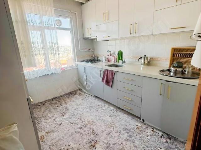 İnönü Mahallesi Satılık Daire Hisseli 5 Ci Kat Balkonlu