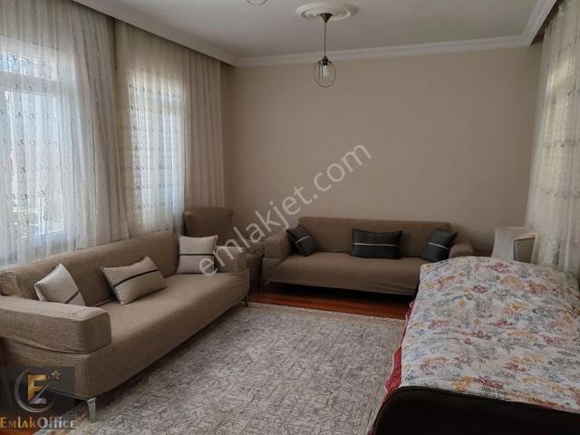 İnönü Mahallesinde Adliye Yakını Ara Kat Daire