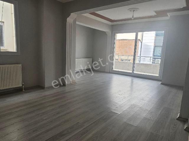 İnönü Mahallesinde 3+1 Doğalgazlı 150 M2 Satılık Daire