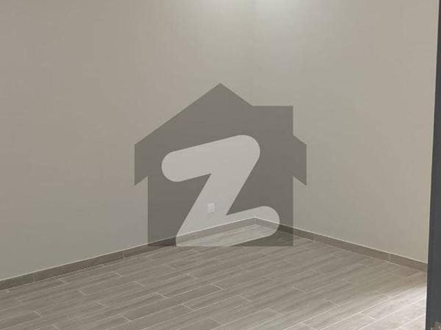 I am renting 10marla Residencial House uper porshn Gulberg Residancia Block F
