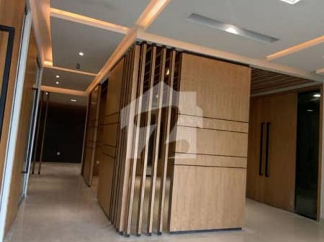I Am Renting 1700 Square Feet Commercial Floor In Gulberg Business Park