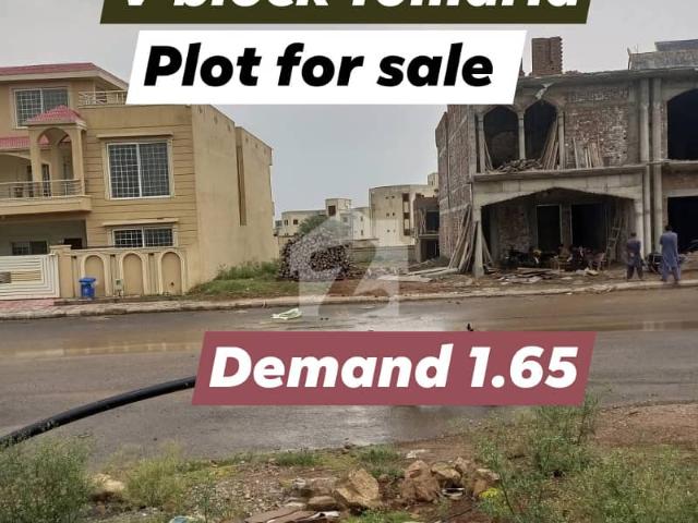 I Am Selling 10 Marla Residential Plot In Gulberg Residancia Block V