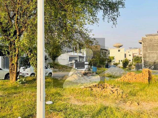I Am Selling 7 Marla Residencial Corner Plot In Gulberg Residencia Block T