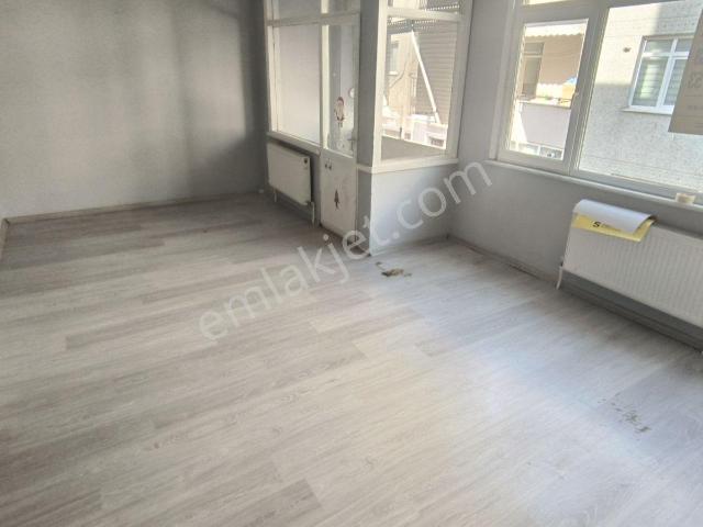 İbar Emlaktan Pendik Carşıda Kiralık 2+1 Daire