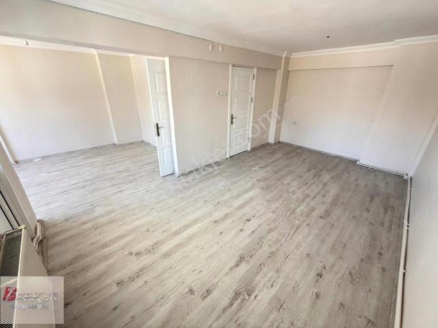 İbrahimçelebi Mah. 3+1 Tam Tadilatlı Full Özellikli Daire