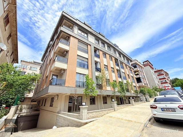 İDEALTEPE DE PRESTİJLİ BİNA DA SIFIR BAHÇE KULLANIMLI 2+1 DAİRE