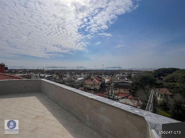İdealtepe Sahil'de, Leb i Derya Adalar Panoramik Deniz Manzaralı, 255m2 Net, Lüks 6+2 Dubleks