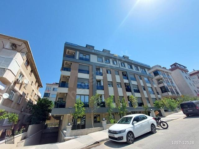 İdealtepe'de Metroya Yakın Bahçe Kullanımlı Sıfır Lüks Geniş 2+1