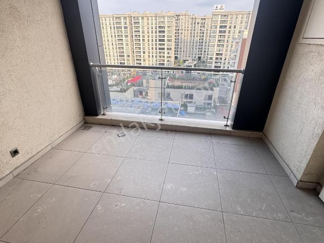 Çiğdem Emlak'tan The İstanbul Havuz Manzaralı 2+1 Satılık Daire