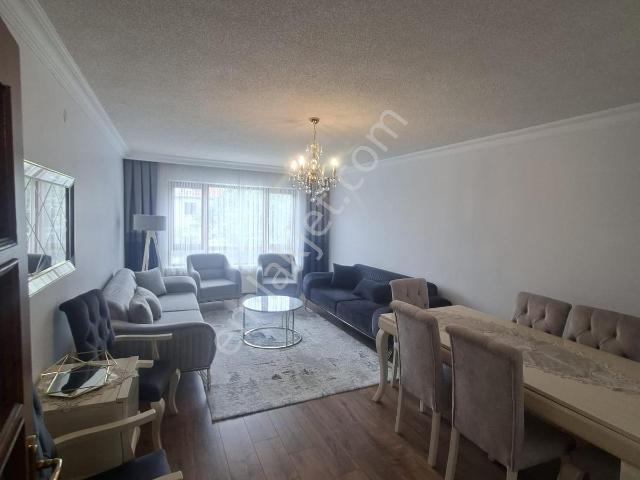 Çiçekli Mahallesinde 3+1 120m2 Ön Cephe Eşyalı Satılık