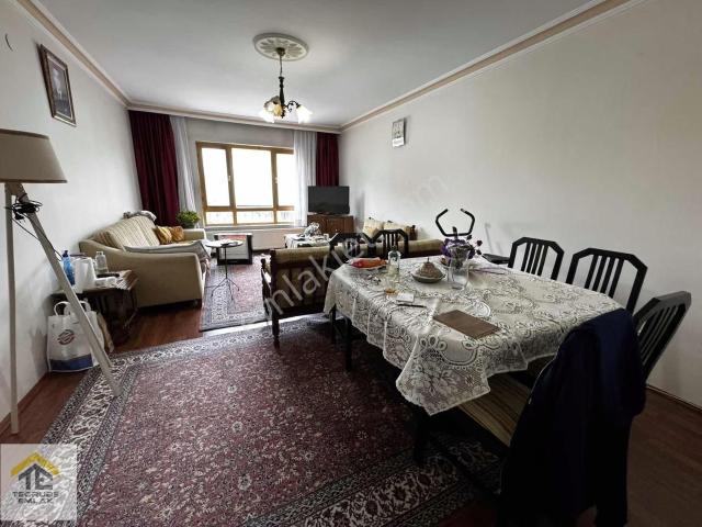 Çiçekli'de Genç Bina Orta Kat 3+1+kiler Ön Güney Cephe Bağımsız
