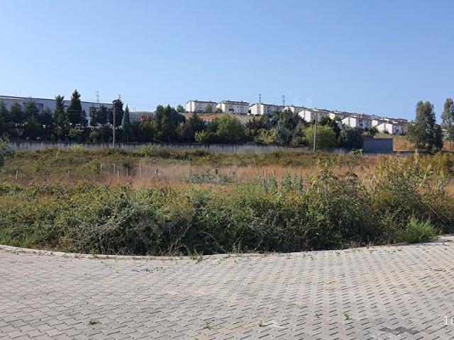ÇİFTLİKKÖY İHLAS BÖLGESİNDE SATILIK 647M2 KÖŞE ARSA