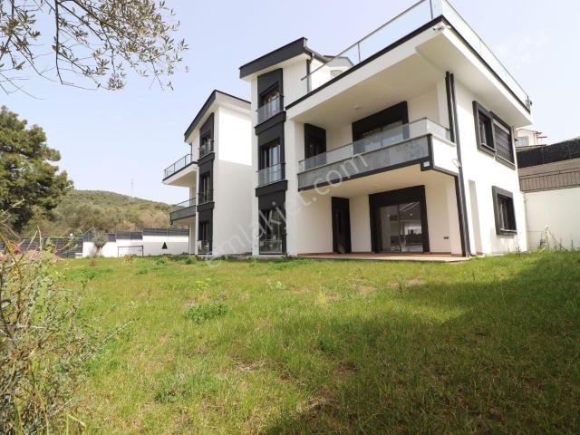 İç Huzurun Adresi 650 M² Arsa Üzerinde Büyük Bahçeli 3+1 Villa