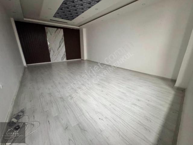 İş Hanı İçerisinde Harika Konumda Masrafsız 30m² Kiralık İş Yeri