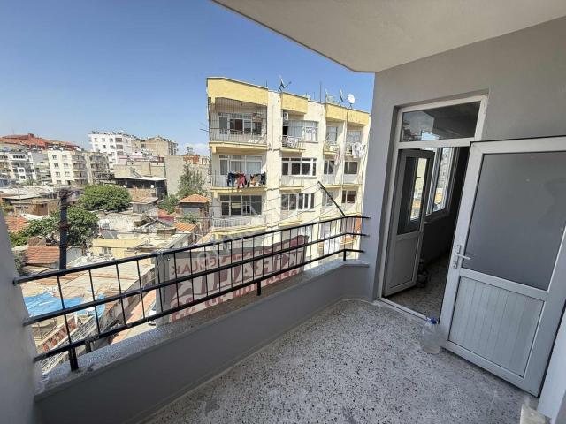 İhsaniye Mahallesi Kuruçeşme Arasında 3+1 Asansörlü boyalı Daire