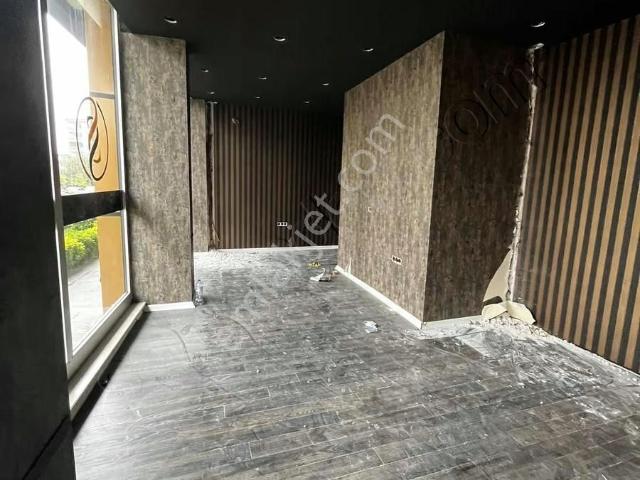 İhsaniye Mahallesinde Fsm'ye Yakın Konumda Kiralık Dükkan