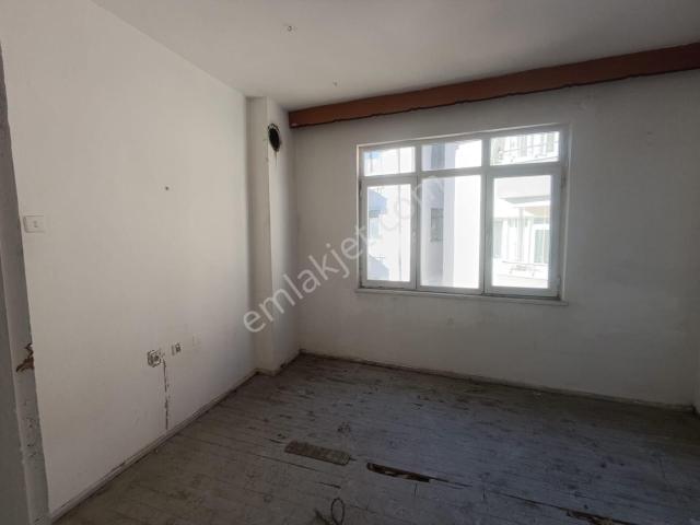 İçi Masraflı Satılık Daire