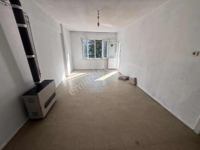 Işık'tan Yıldız Teknikkarşısı Kiralık 2+1 Daire
