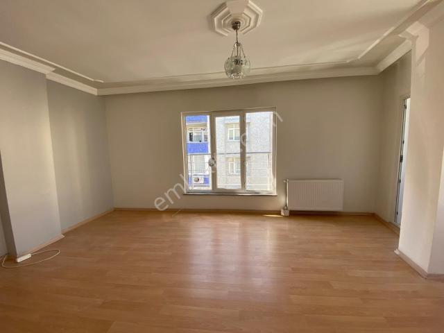 Işık Emlak'tan Satılık Üçyüzlü Metro Dibinde Dubleks 4+1 Daire