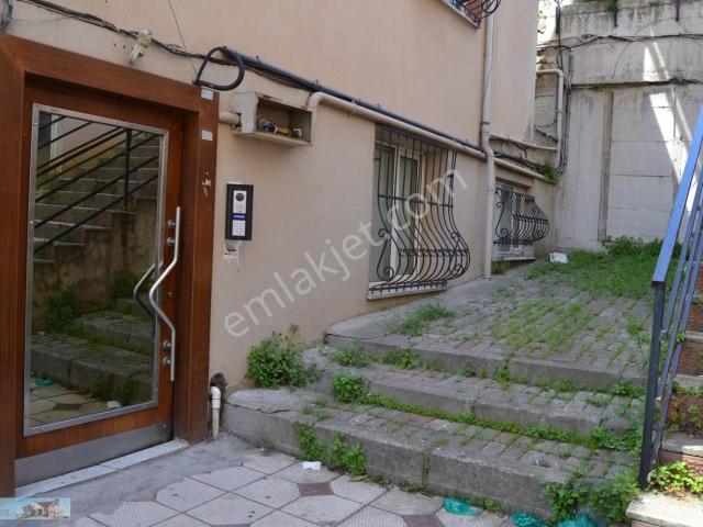 İkbal Caddesine Komşu Eşyalı Kiralık 1+1 Daire