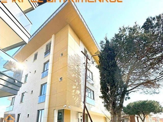 İKİEL den EMSALSİZ KONUMDA EBEVEYN BANYOLU ÇOK GENİŞ LÜKS DAİRE