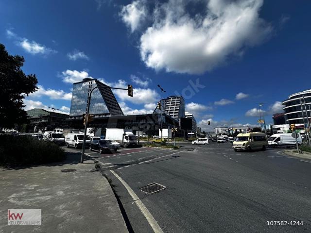 İKİTELLİ OSB İST MALL' DA TIR YANAŞABİLEN KİRALIK DÜKKAN