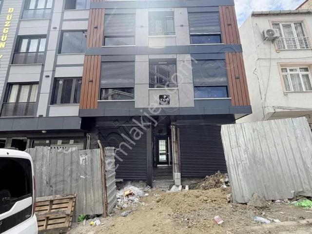 İkitelli Atatürk Mahallesi Cadde Üzeri Yeni Dükkan