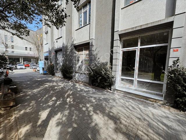 İkitelli Osb De Düz Giriş 110 M2 Dükkan Kiralık