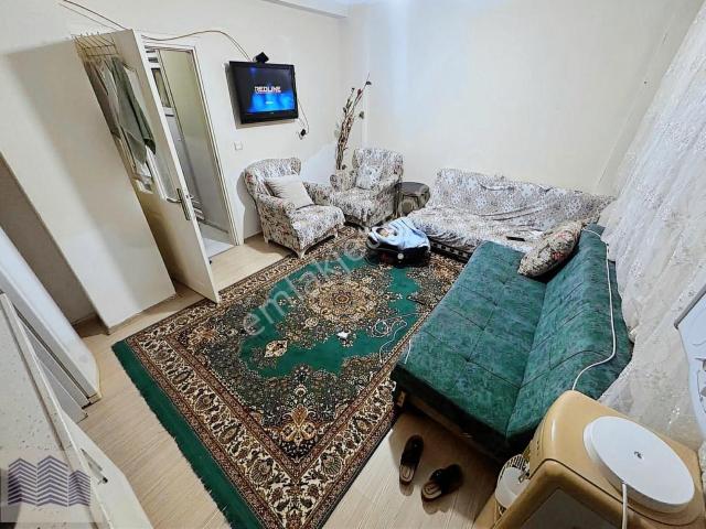 İkitelli M.akifte Karakola Ve Caddeye Yakın 1+1 Bahçekat Daire
