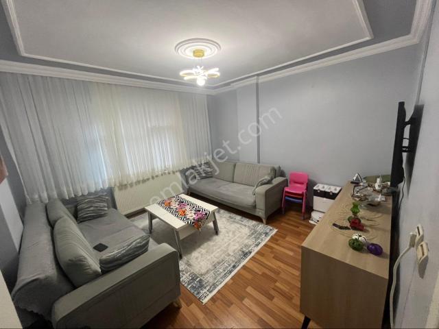 İkitelli Mehmet Akif Mah. Satılık Eski Bina 2+1 1.kat
