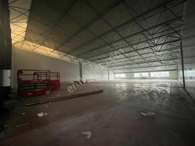 İkitelli'de 780 M² Depo&imalathane +kdv'li