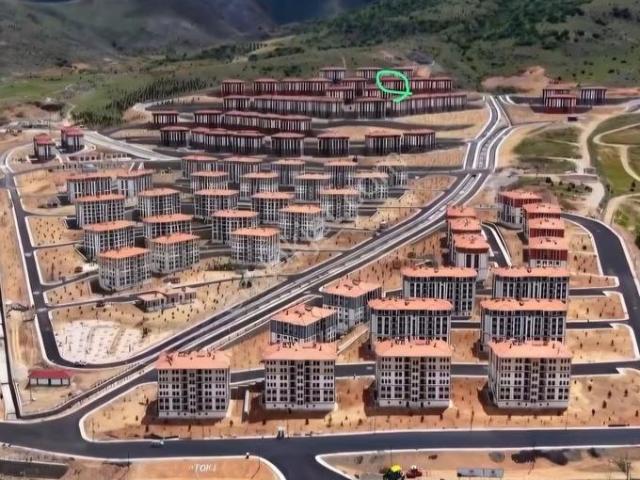 İkizler Gayrimenkul'den Çamurlu Mah Tokide Kiralık 3+1 Daire.