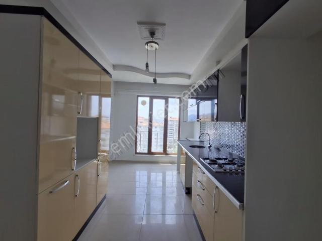 İkizler Gayrimenkul'den Çilesizde Satılık 4+1 Ful Yapılı Daire.