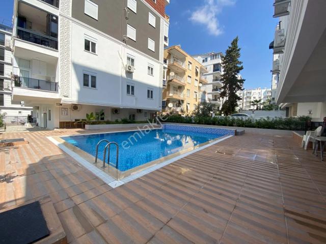 Işıklarda Havuzlu, Kapalı Otoparklı Site İçinde Katta 3+1