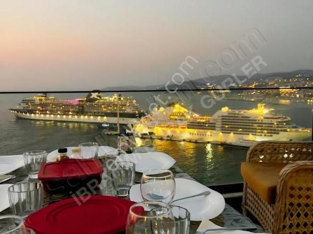 İkonik Kuşadası Manzaralı, Merkezde, 4+1, Yenilenmiş Temiz Villa