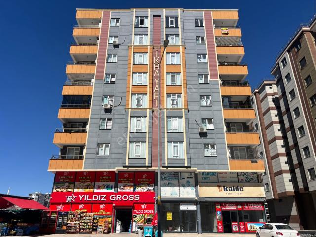 İkra'dan Mehmetçik’te Satılık 2+1 Arakat Cadde Üzrinde Daire