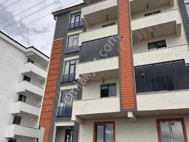İks Emlaktan Kiralık 2+1 Uygun Daire Emniyet Karşısı