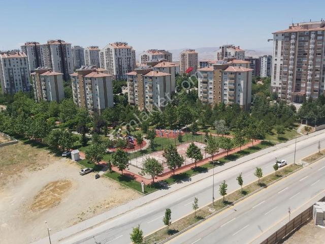 İlyap'tan Yapracık Migros Yanı İki Tarafı Park 2+1