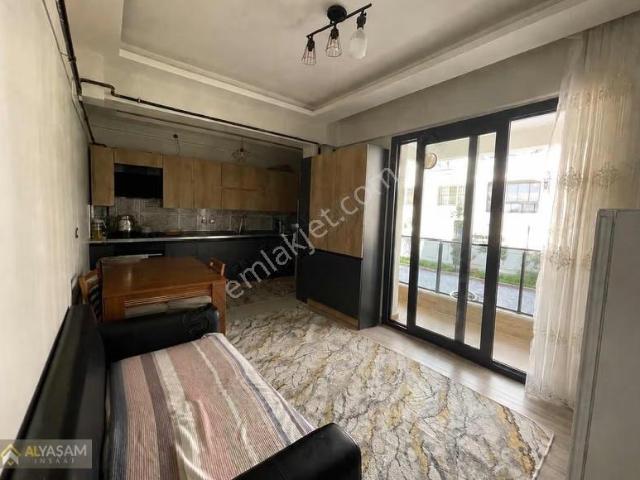 İlyas Mahallesinde Site İçerisinde Satılık Daire