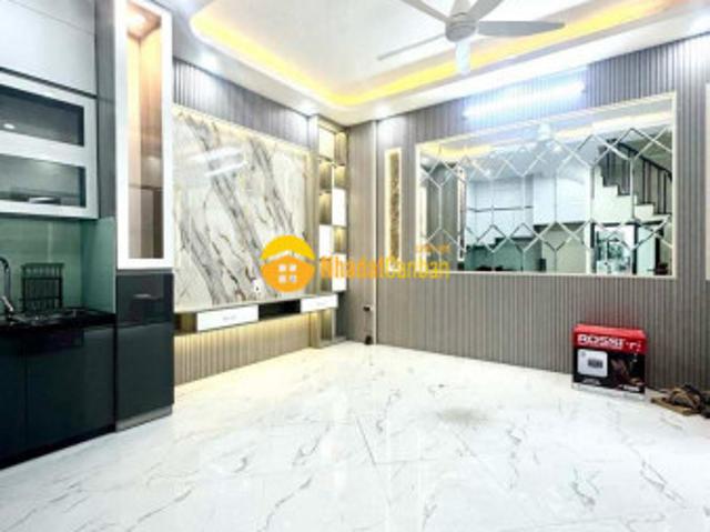 Đại la sau 1 nhà ra phố, dt 33m giá 7.2 tỷ có thương lương, sđcc
