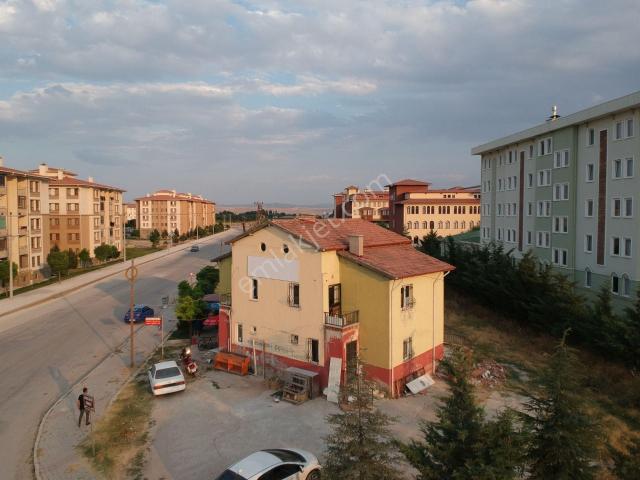 İlbey / Şuhut Hastane Yanında 2 Adet ikiz Dubleks Villa