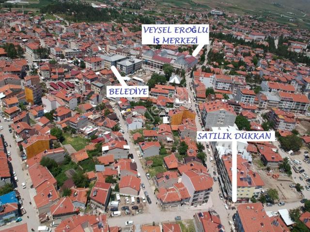 İlbey / Şuhut Merkez Garaj Caddesi Üzerinde Köşe Dükkan+daire
